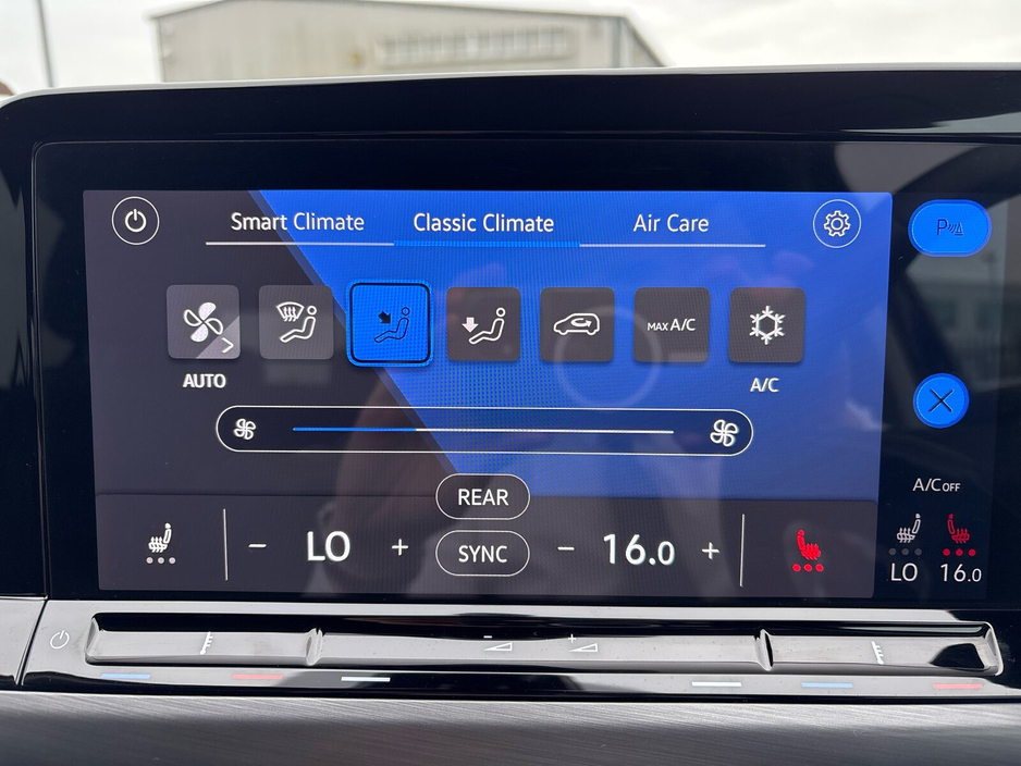 2023 Volkswagen Golf 2.0 TDI 115HP Style €29,975