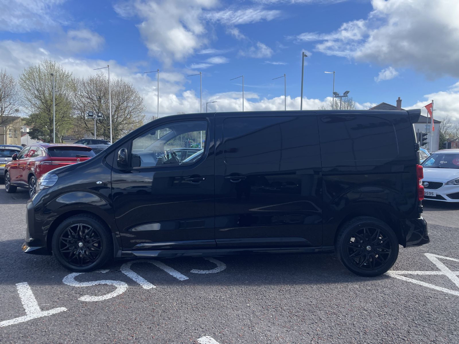 2026 Opel Vivaro - image 4