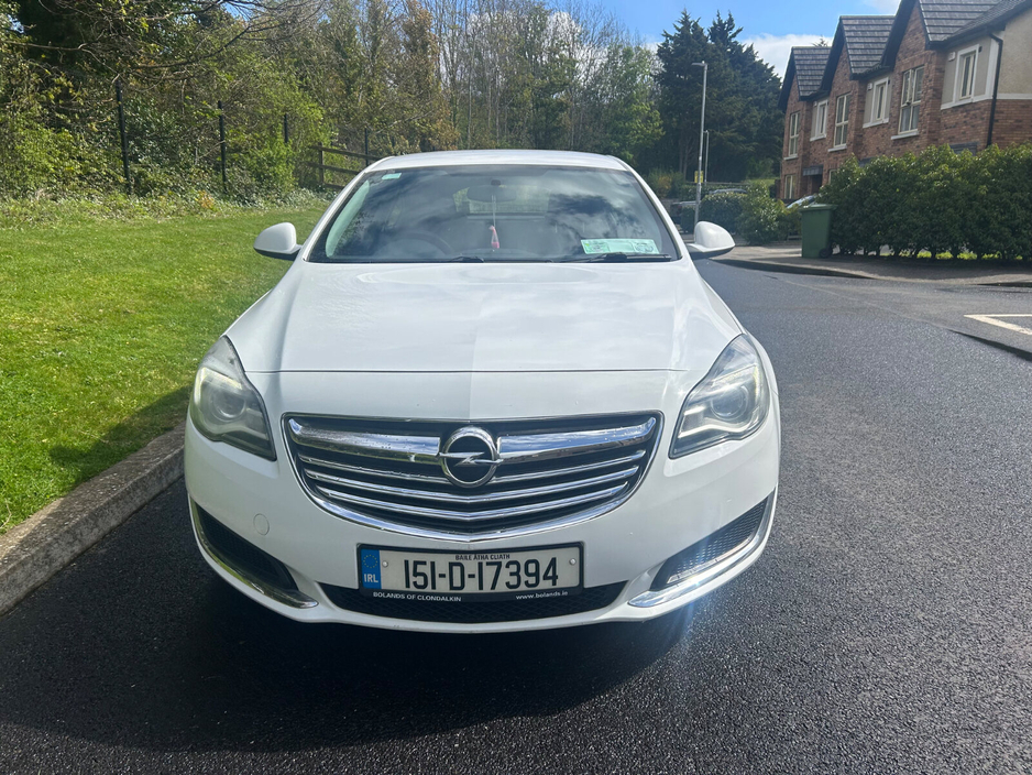 2015 Opel Insignia - image 9