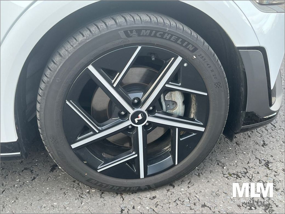 2025 Hyundai Ioniq 5 Ioniq 5 N 84 kW €45,595