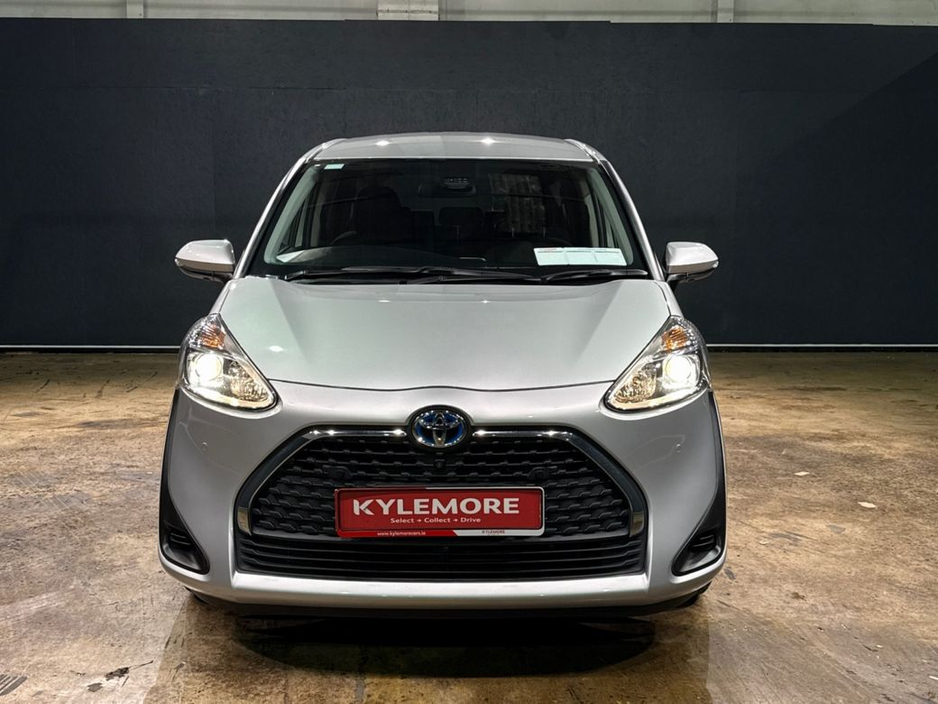 2020 Toyota Sienta - image 8