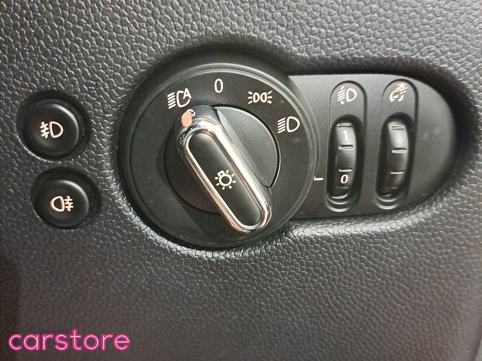 2019 MINI Hatch - image 18