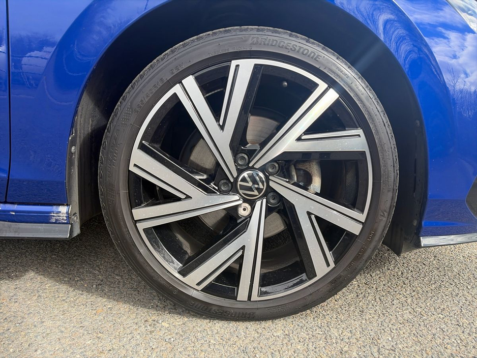 2024 Volkswagen Golf - image 5