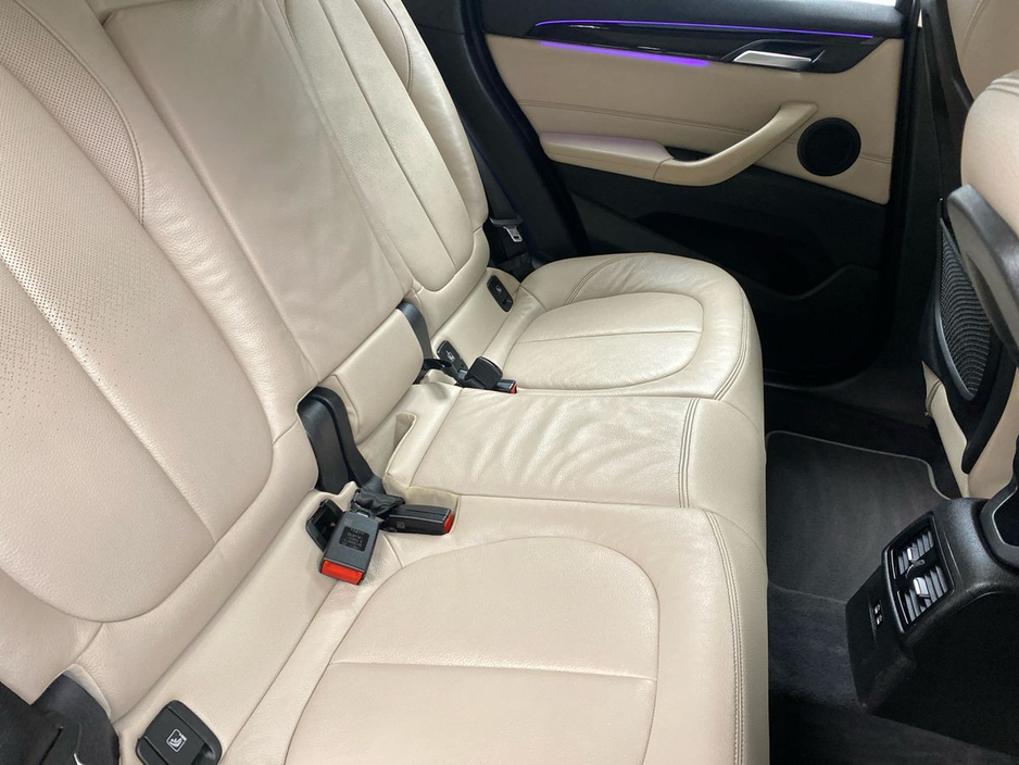 2022 BMW X1 - image 10