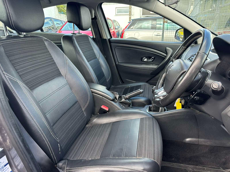 2017 Renault Fluence - image 11