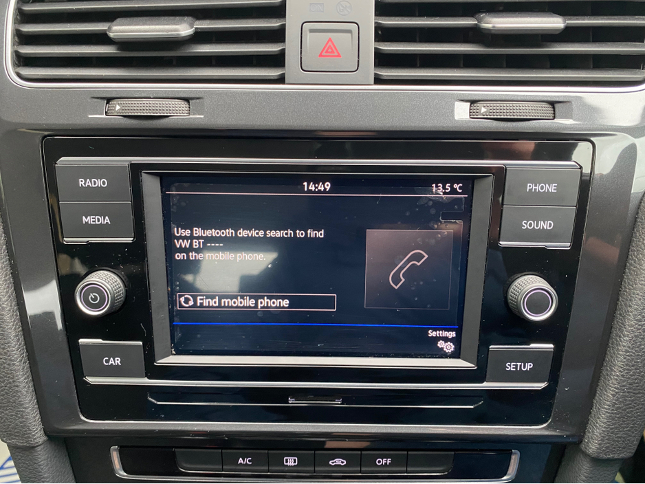 2019 Volkswagen Golf - image 19