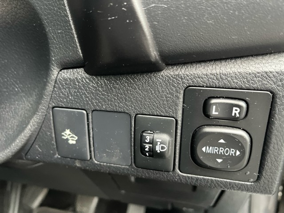 2018 Toyota Corolla - image 12