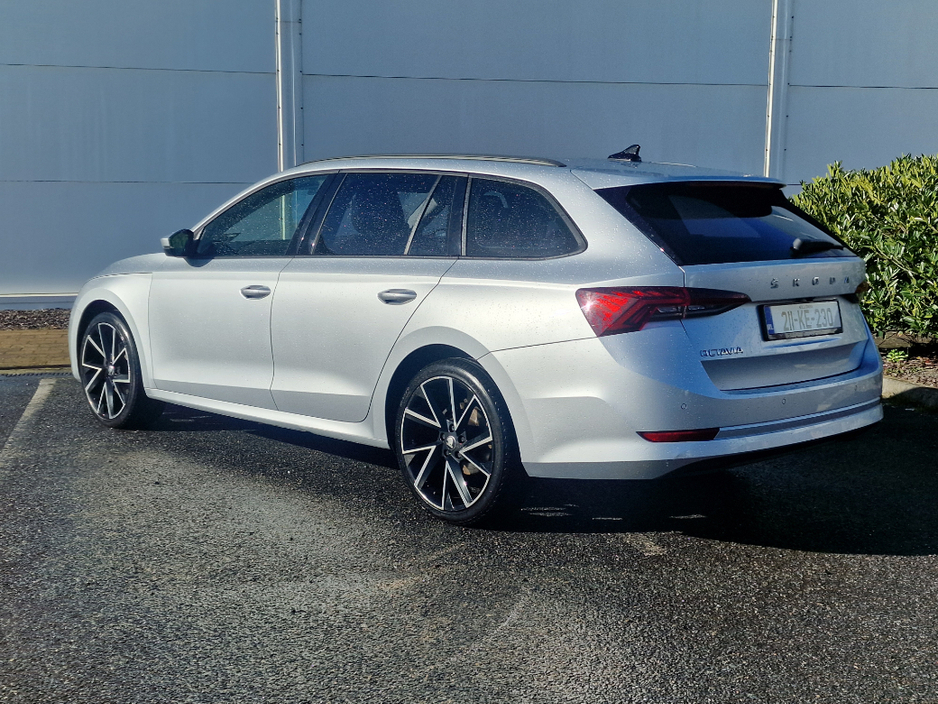 2021 Skoda Octavia - image 4