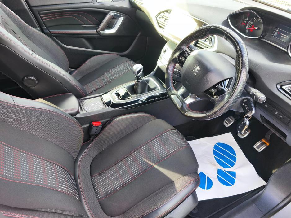 2017 Peugeot 308 - image 14