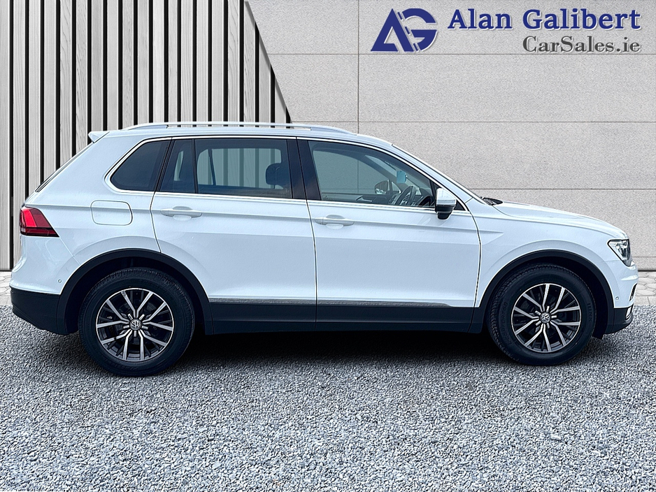 2017 Volkswagen Tiguan - image 3