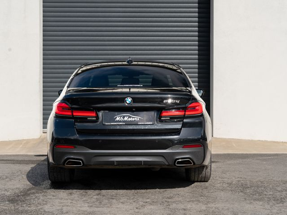 2022 BMW 5 Series - image 7