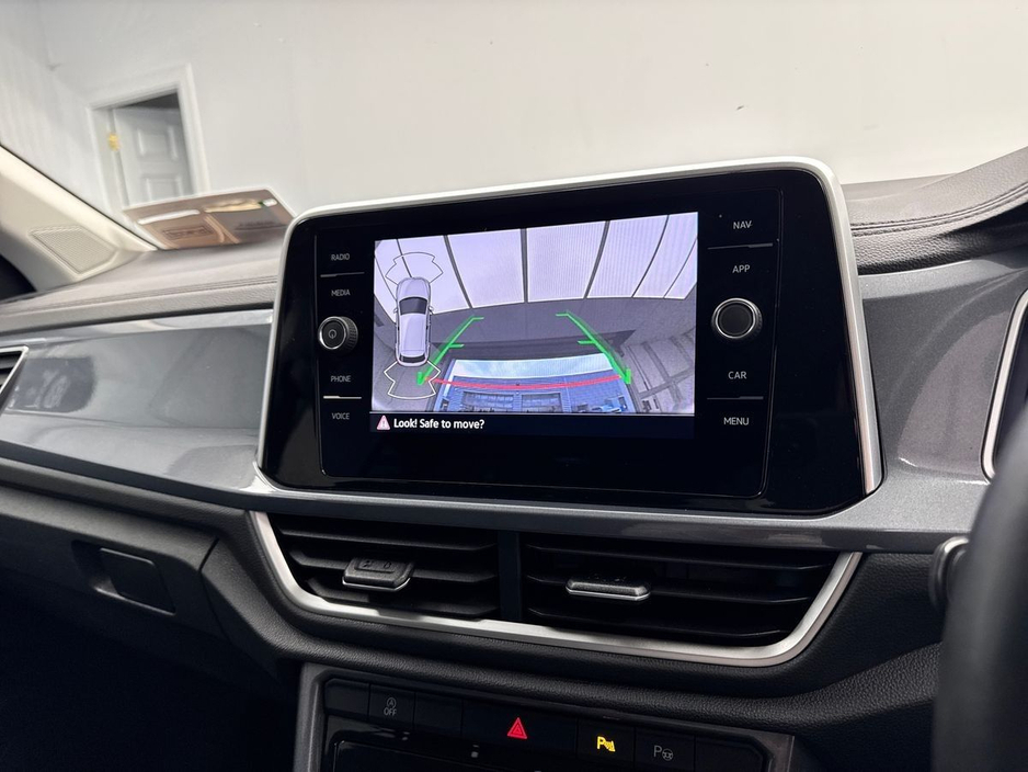 2024 Volkswagen T-Roc - image 20