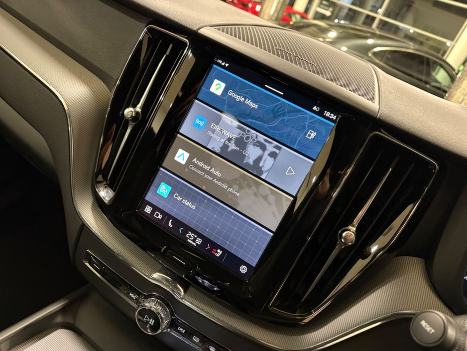 2025 Volvo XC60 - image 23