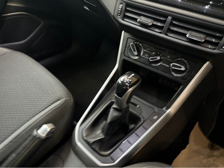 2022 Volkswagen Taigo - image 7