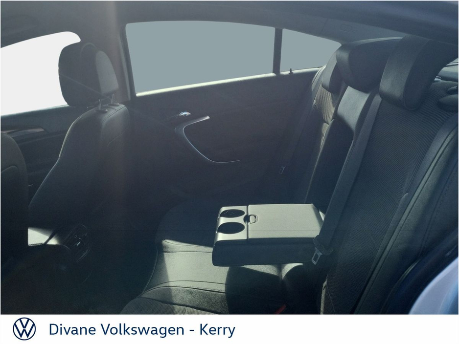 2011 Opel Insignia 2.0CDTI (130PS) SE €3,500