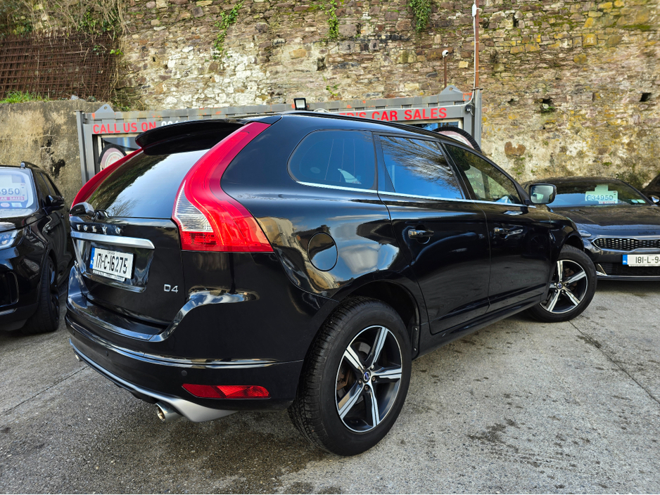 2017 Volvo XC60 - image 9