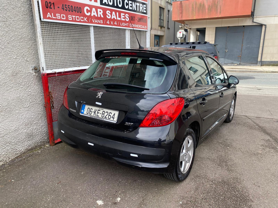 2006 Peugeot 207 - image 9