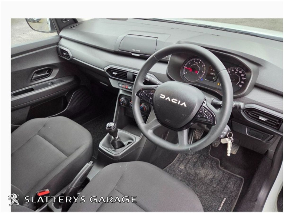 2024 Dacia Sandero - image 8