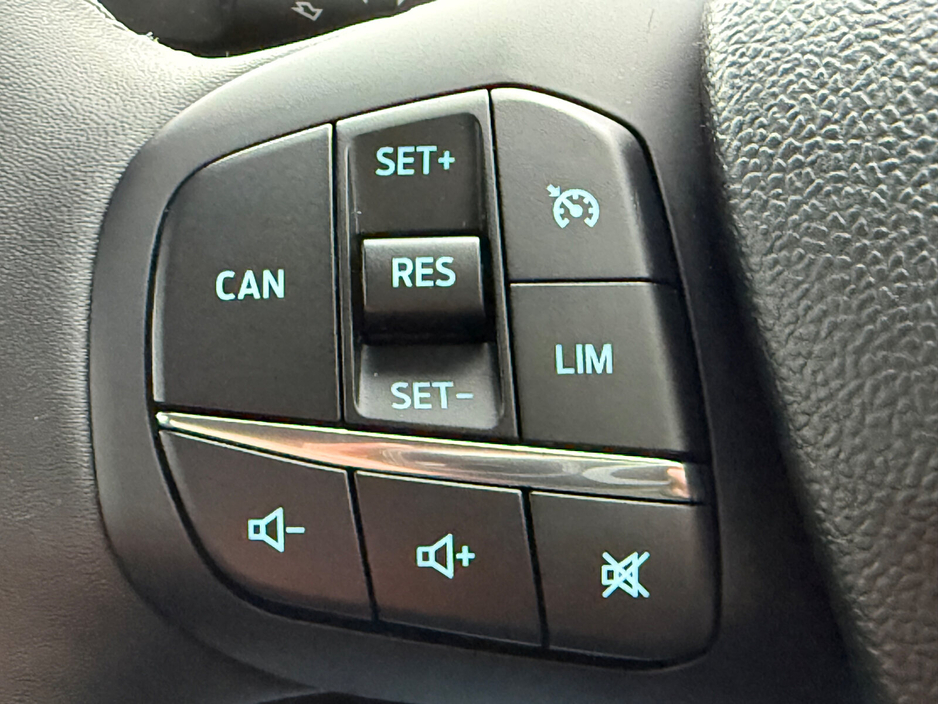 2020 Ford Puma 1.0T EcoBoost mHEV 125PS Titanium €17,950