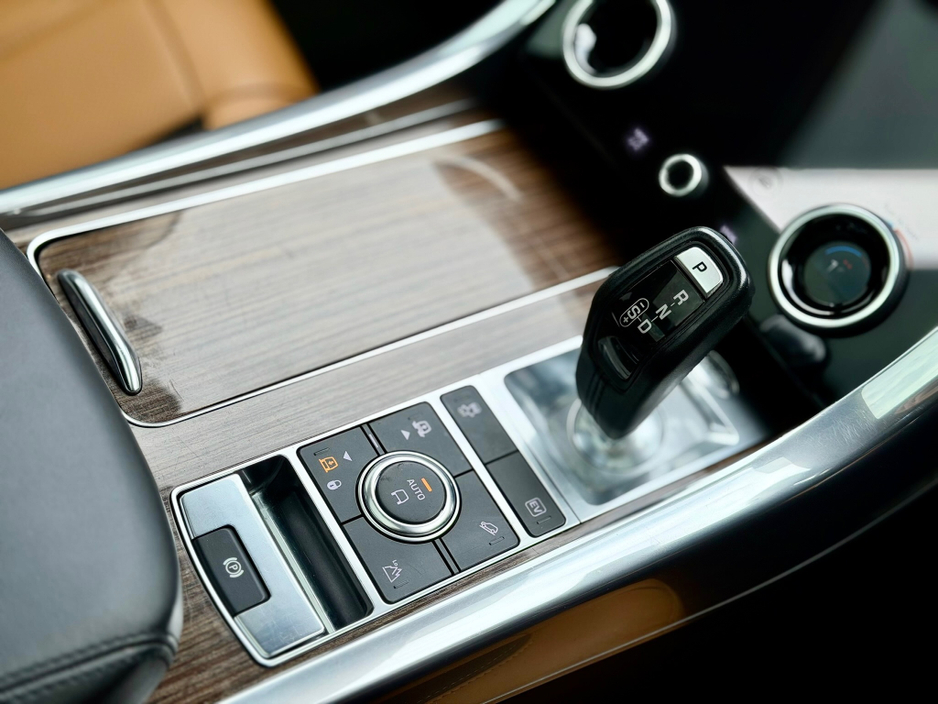2021 Land Rover Range Rover Sport - image 14