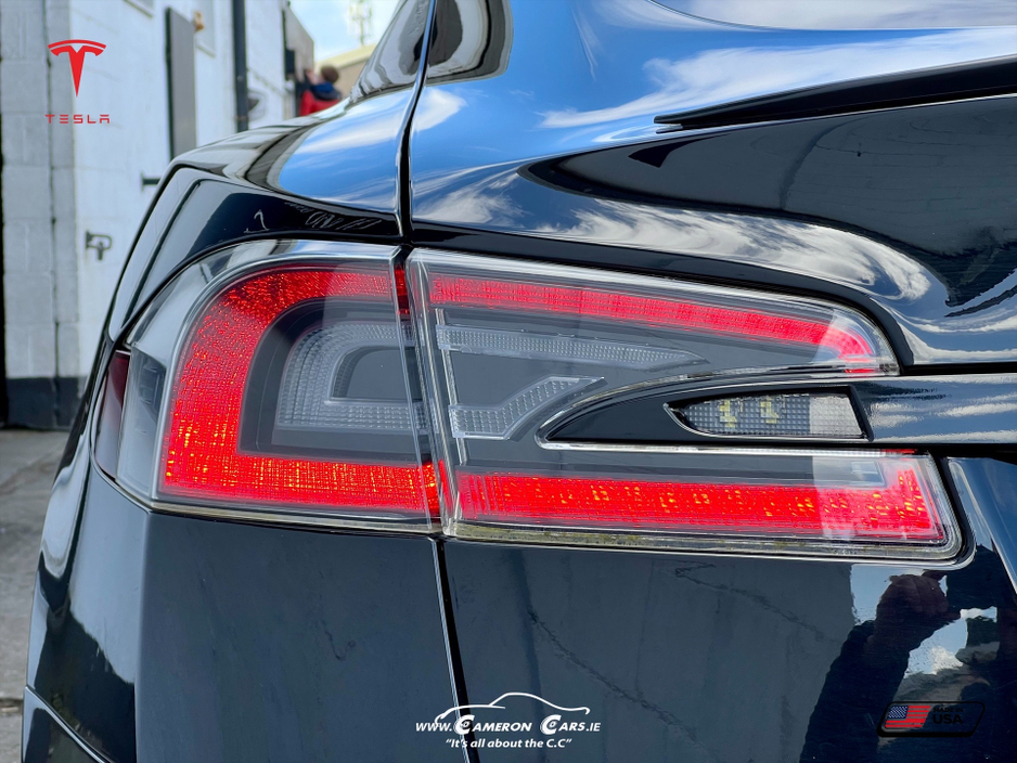 2017 Tesla Model S - image 12