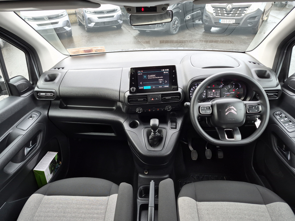 2024 Citroen Berlingo - image 9