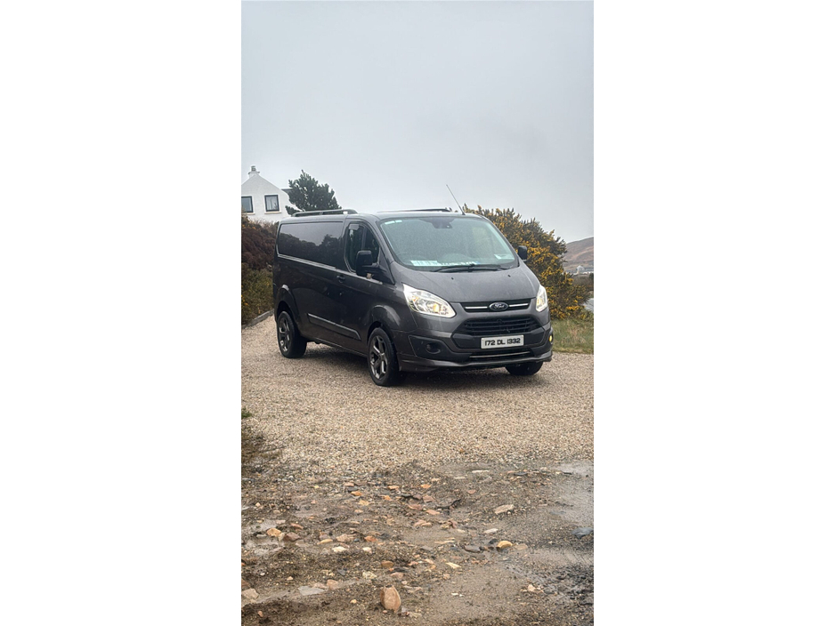 2017 Ford Transit Custom - image 6