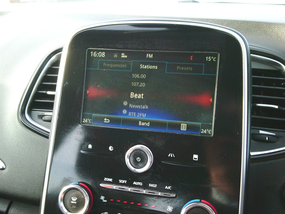 2017 Renault Scenic - image 18