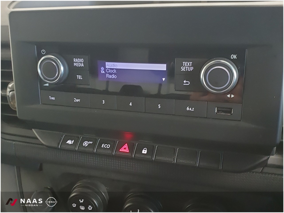 2024 Renault Trafic - image 14