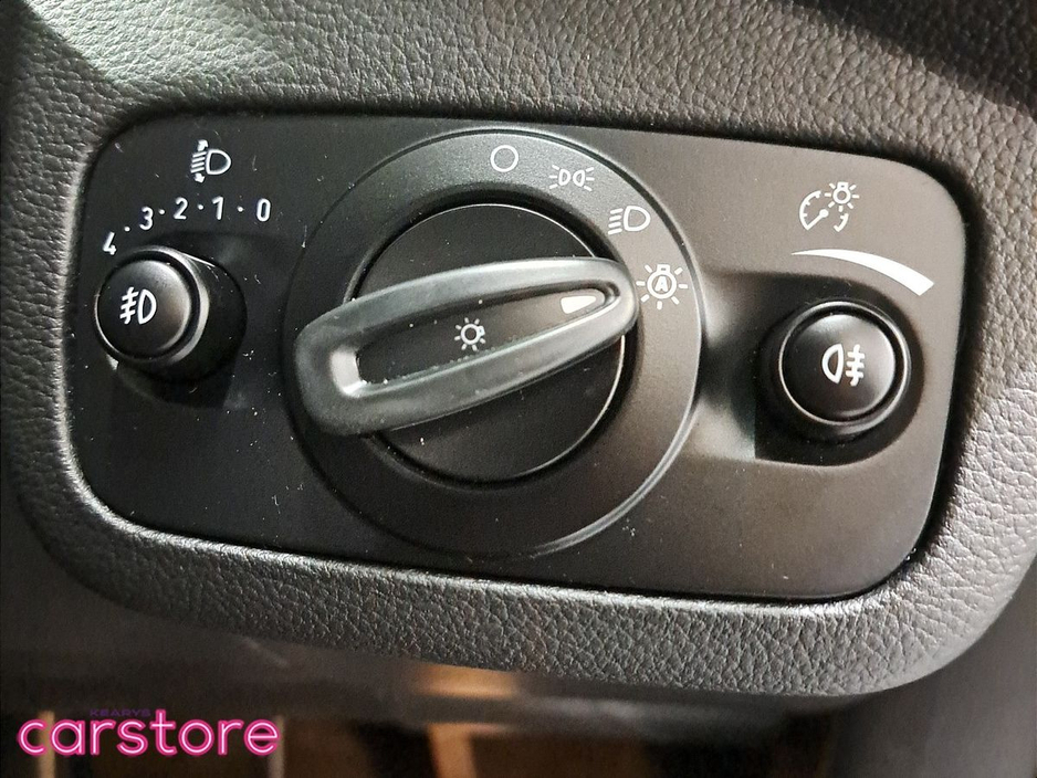 2019 Ford Kuga - image 18