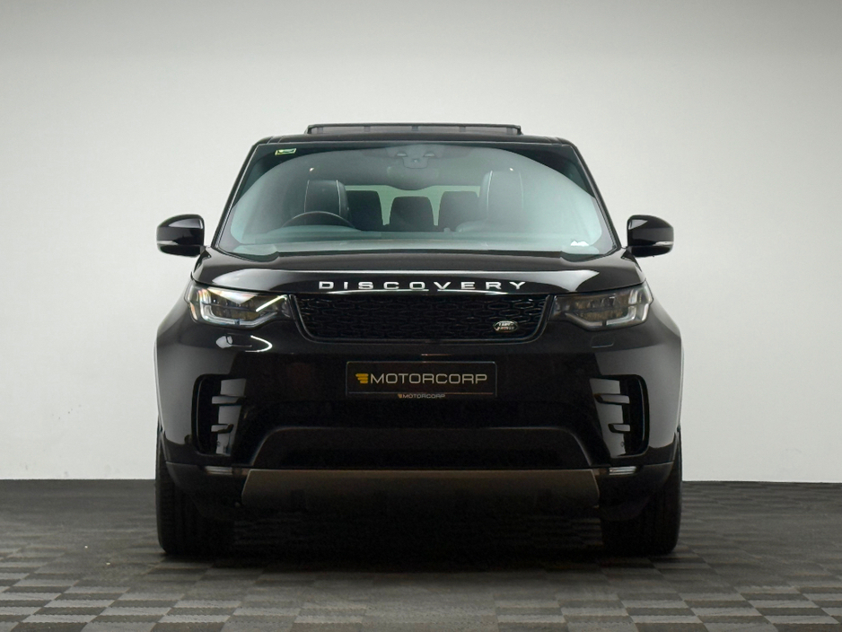 2020 Land Rover Discovery - image 2