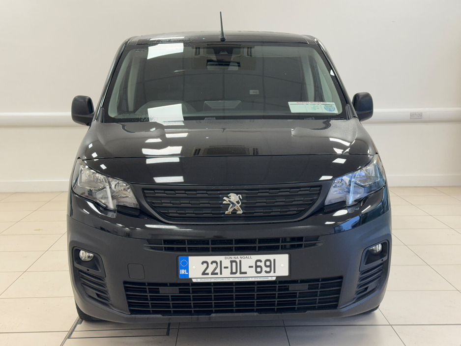 2022 Peugeot Partner  €18,500