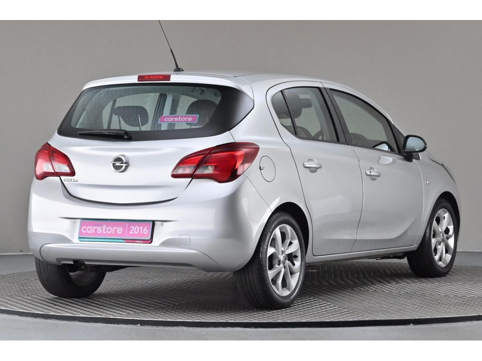 2016 Opel Corsa - image 9