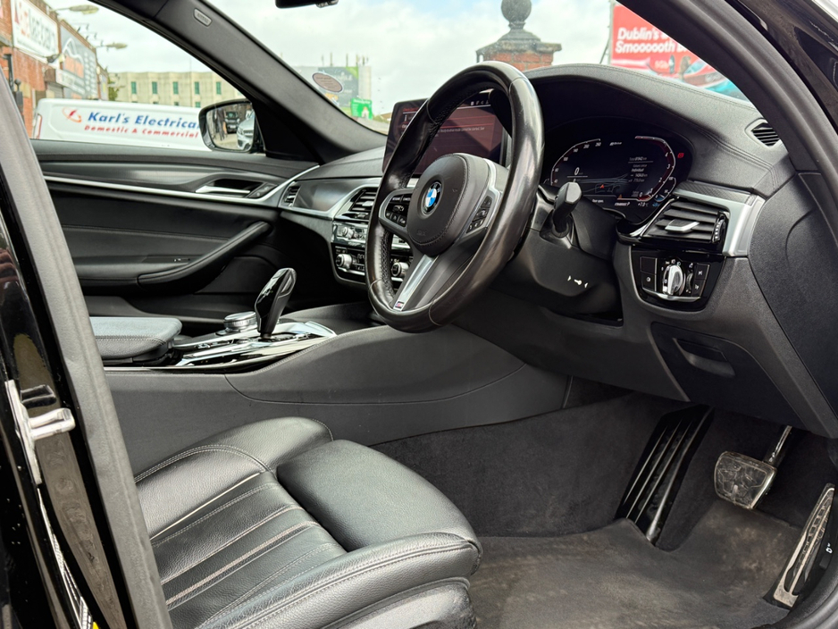 2022 BMW 5 Series - image 16