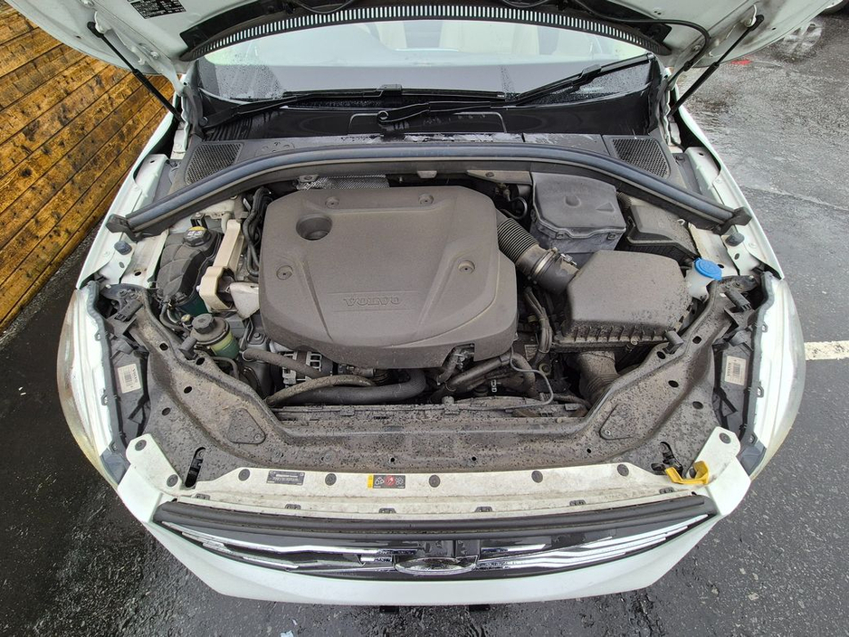 2017 Volvo XC60 - image 33