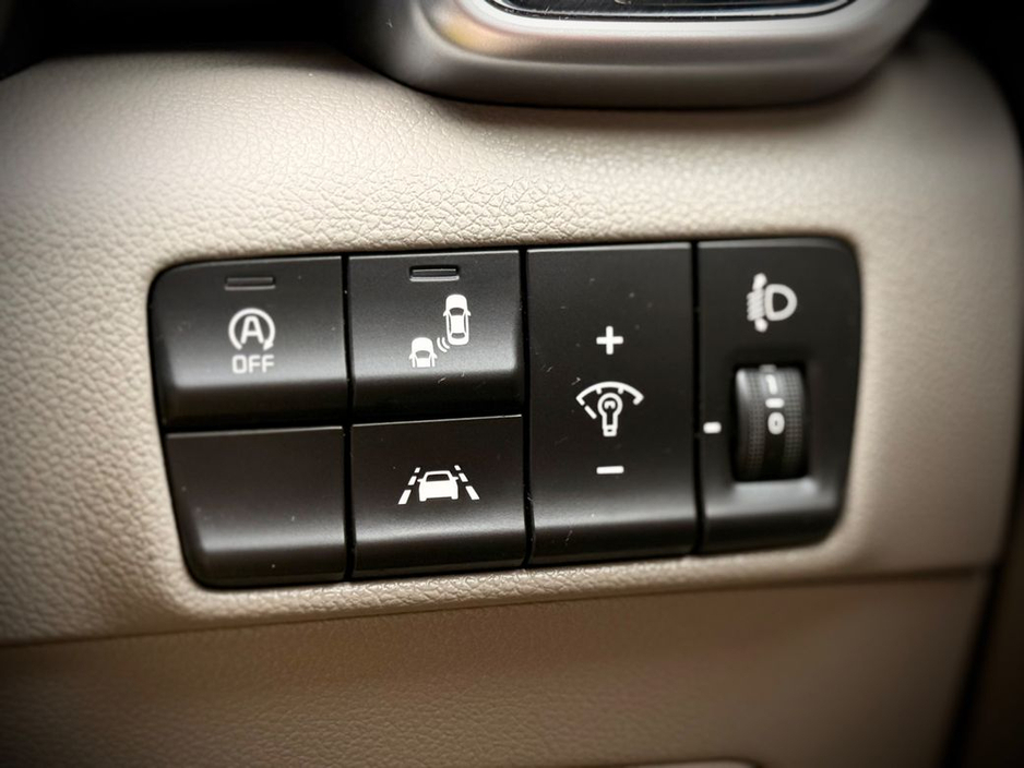 2022 Kia Sportage - image 18