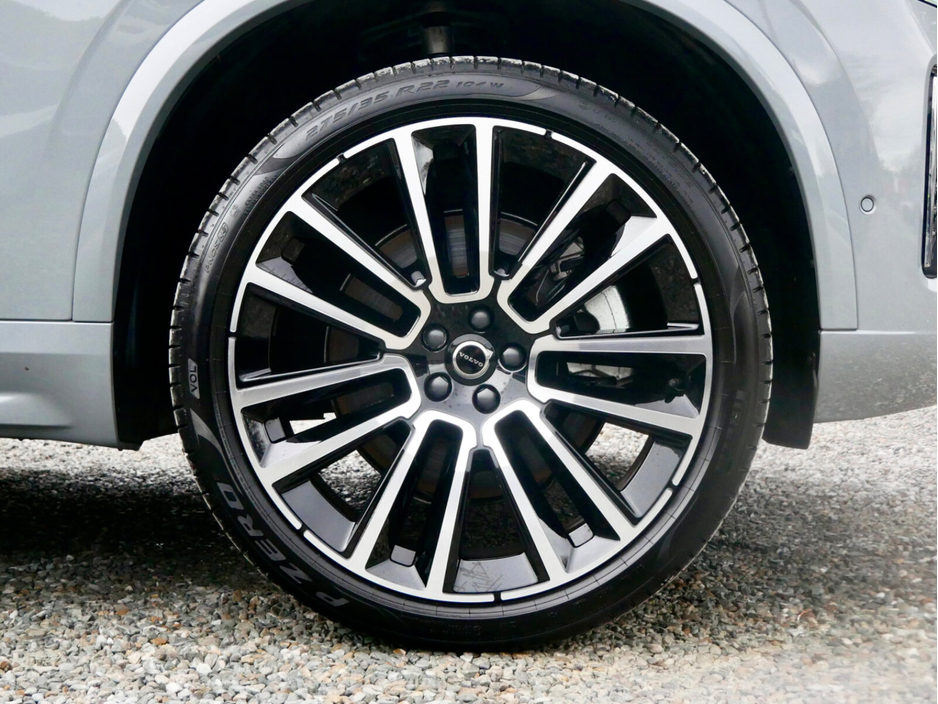 2025 Volvo XC90 T8 PHEV AWD Ultra Bright