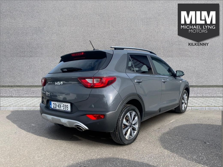 2022 Kia Stonic - image 6