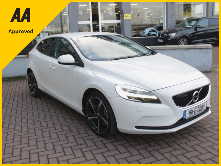2016 Volvo V40 2.0D4 SPORT 5DR HATCHBACK AUTO HUGE SPEC  // 1 OWNER CAR // AS NEW CONDITION THROUGHOUT // BUY WITH CONFIDENCE AA AND SIMI APPROVED DEALER 2025 // FINANCE ARRANGED // €14,950