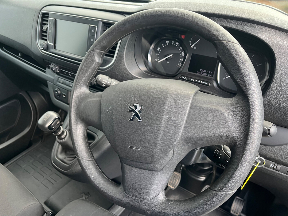 2024 Peugeot Expert - image 6