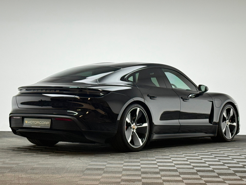 2022 Porsche Taycan - image 6