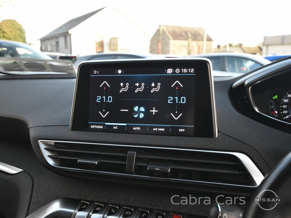 2019 Peugeot 5008 - image 16