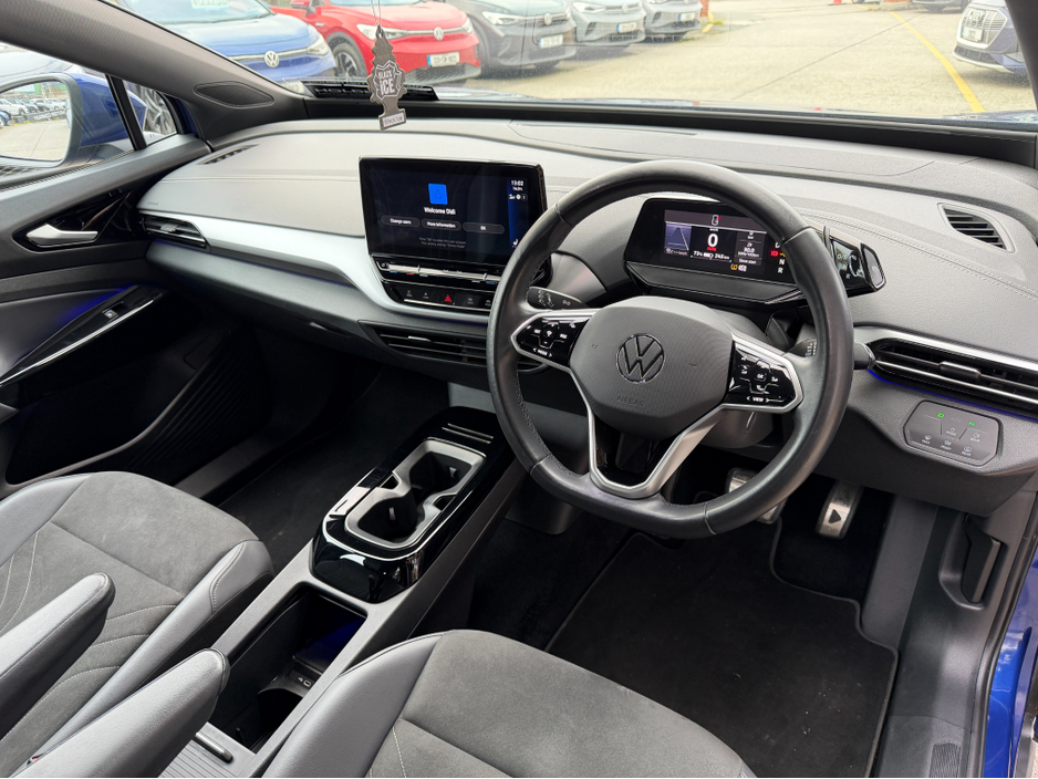 2023 Volkswagen ID.4 - image 14