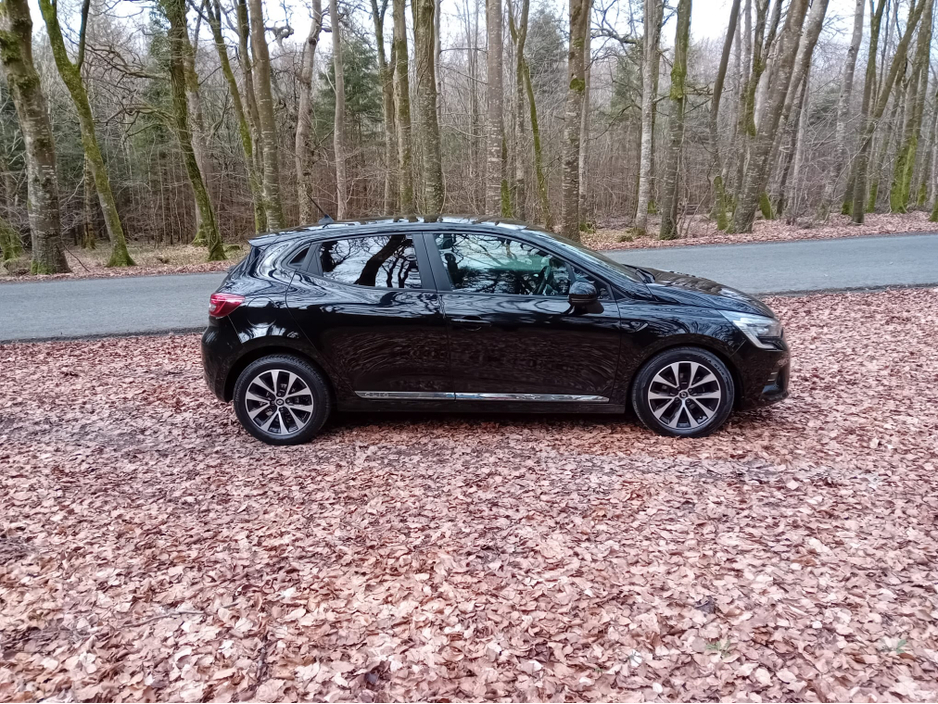 2021 Renault Clio - image 5