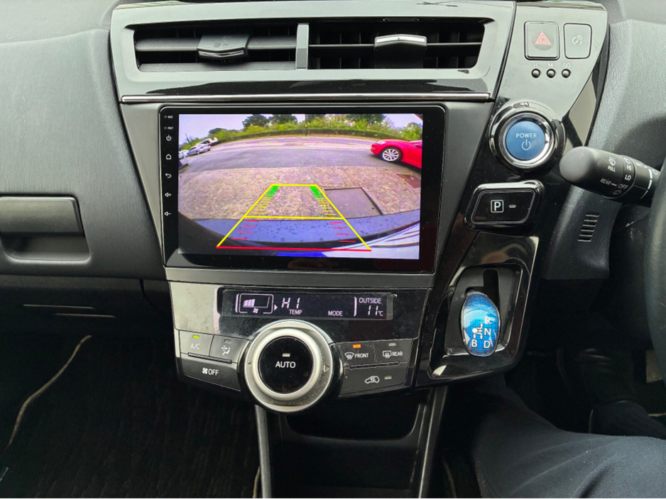 2017 Toyota Prius Alpha 1.8i Petrol Hybrid 5 Seater Automatic €17,950