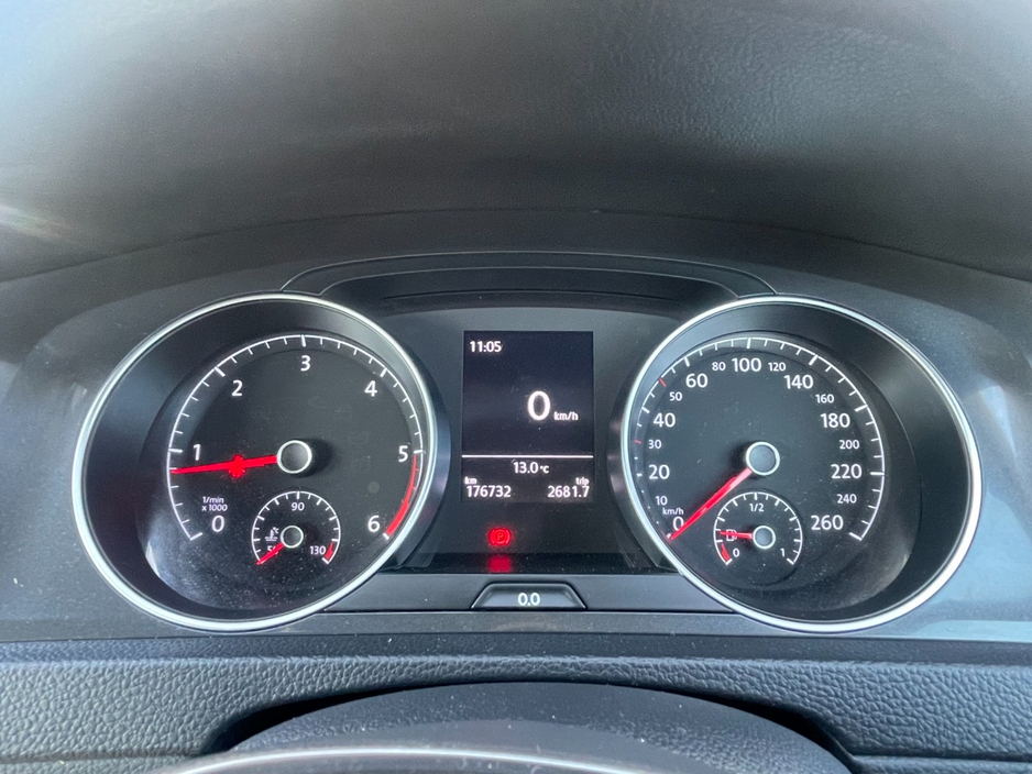 2017 Volkswagen Golf - image 11