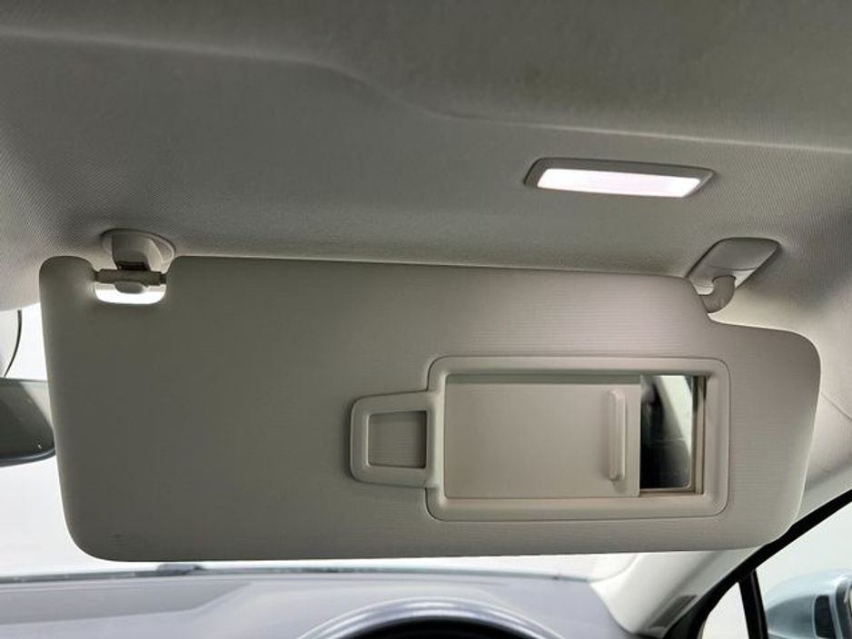 2020 Volkswagen Passat - image 39