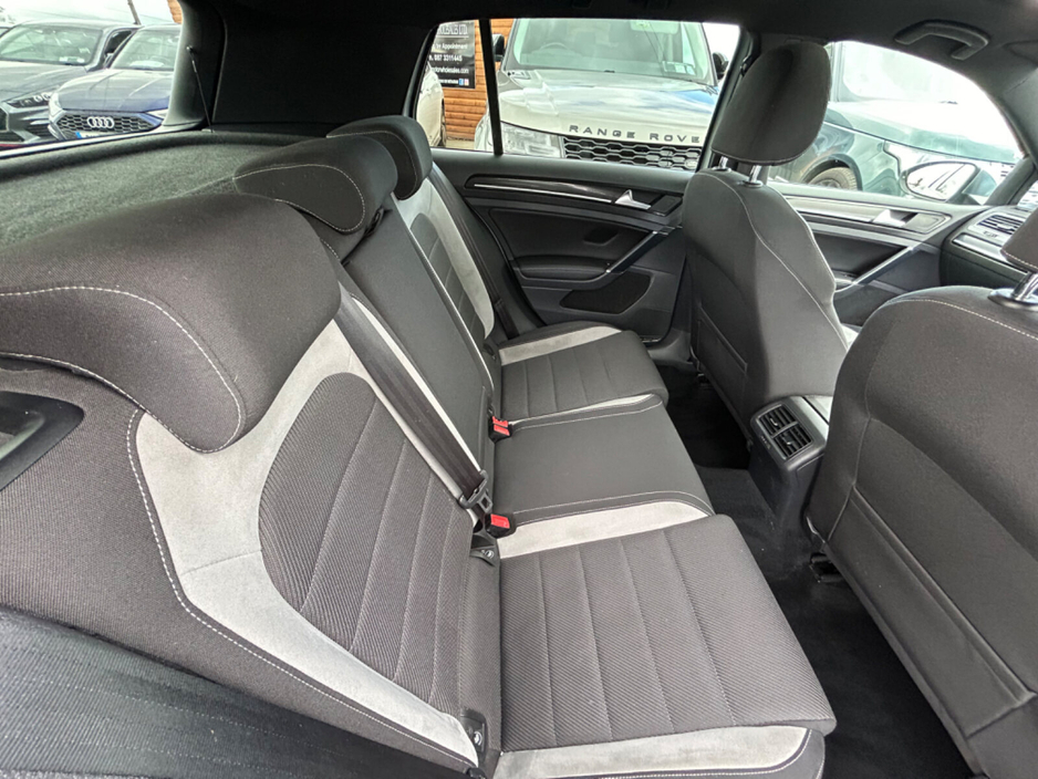 2017 Volkswagen Golf - image 14