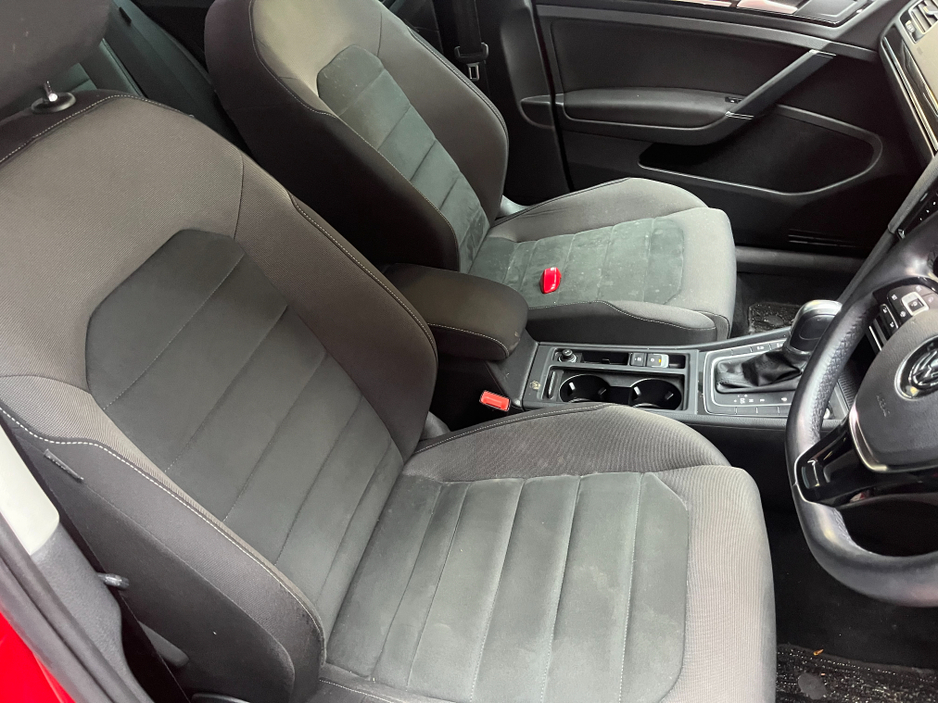 2019 Volkswagen Golf - image 10