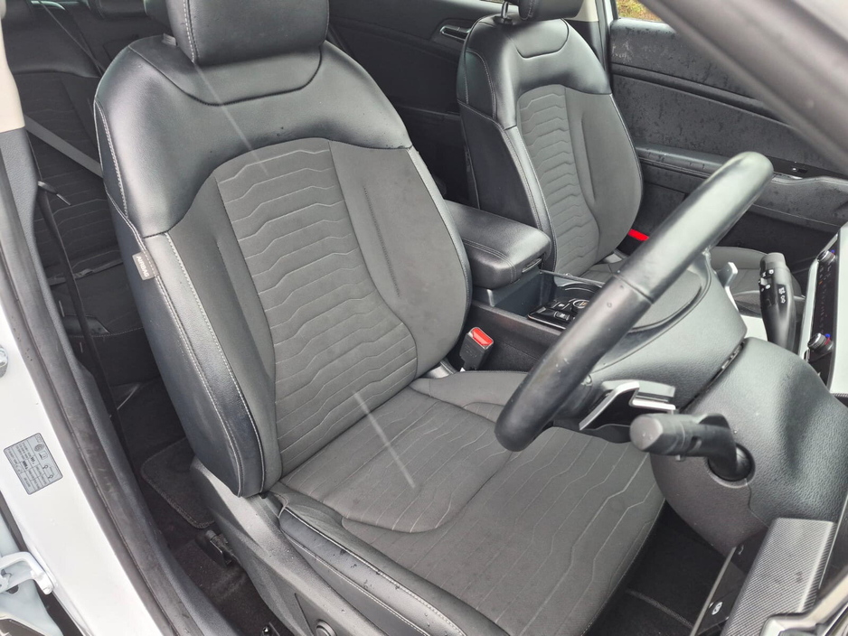 2023 Kia Sportage - image 8